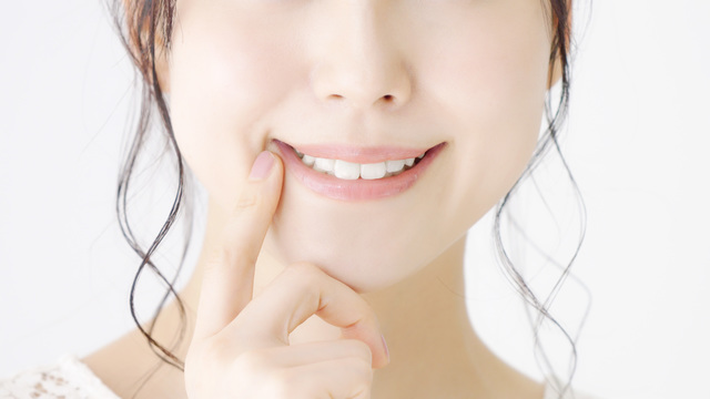 笑顔　歯並び改善　自信がある