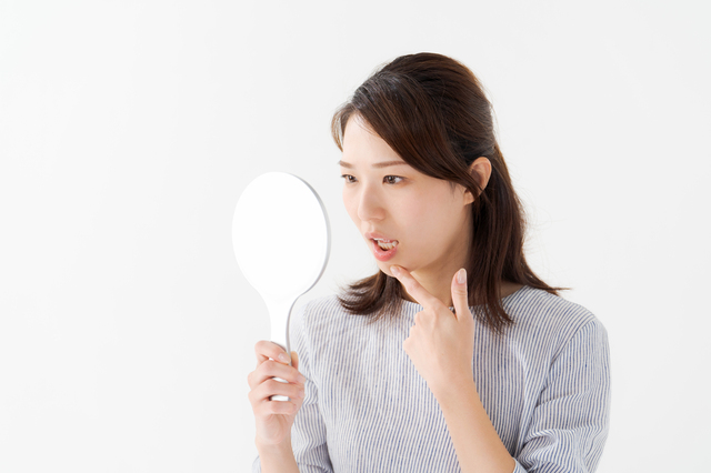 歯並び　セルフチェック　歯科矯正