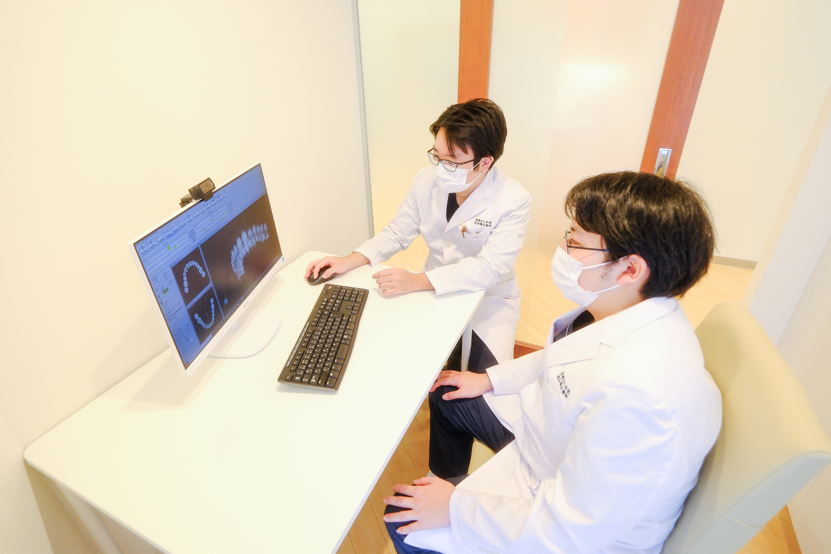 歯列矯正　矯正装置　シミュレーション